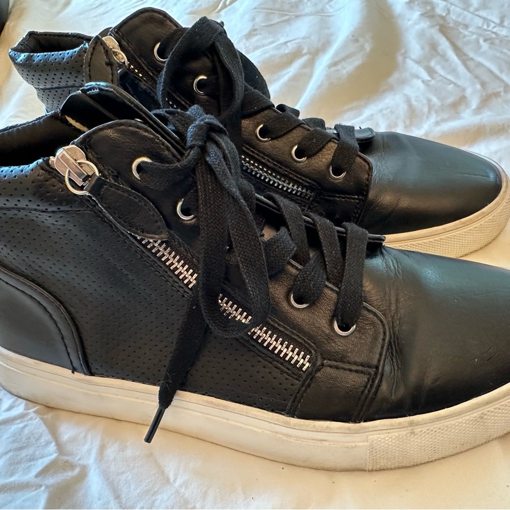 Report Women’s Black High-Top Sneakers with Side Zipper